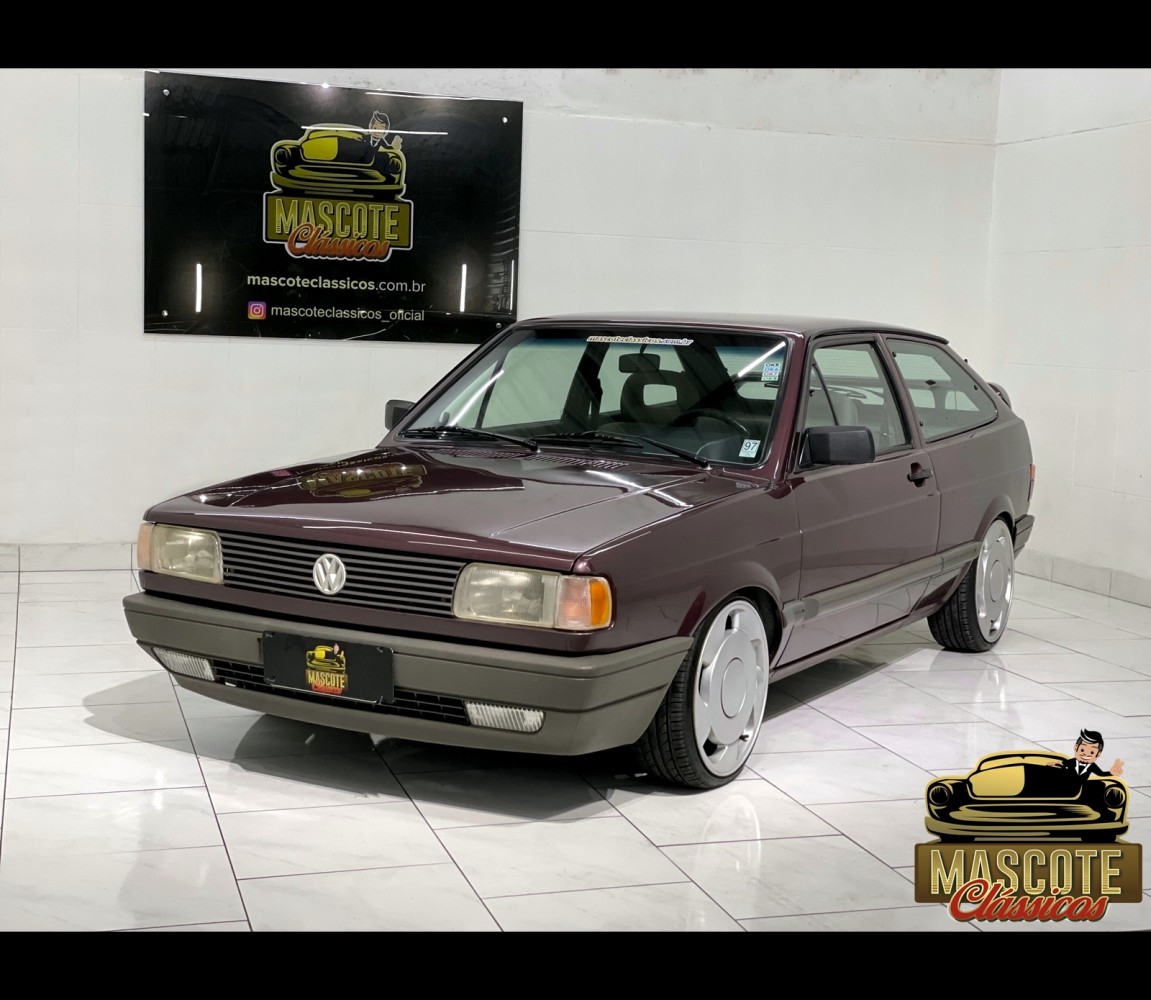 Gol GL 1994 com aro 17 e rebaixado